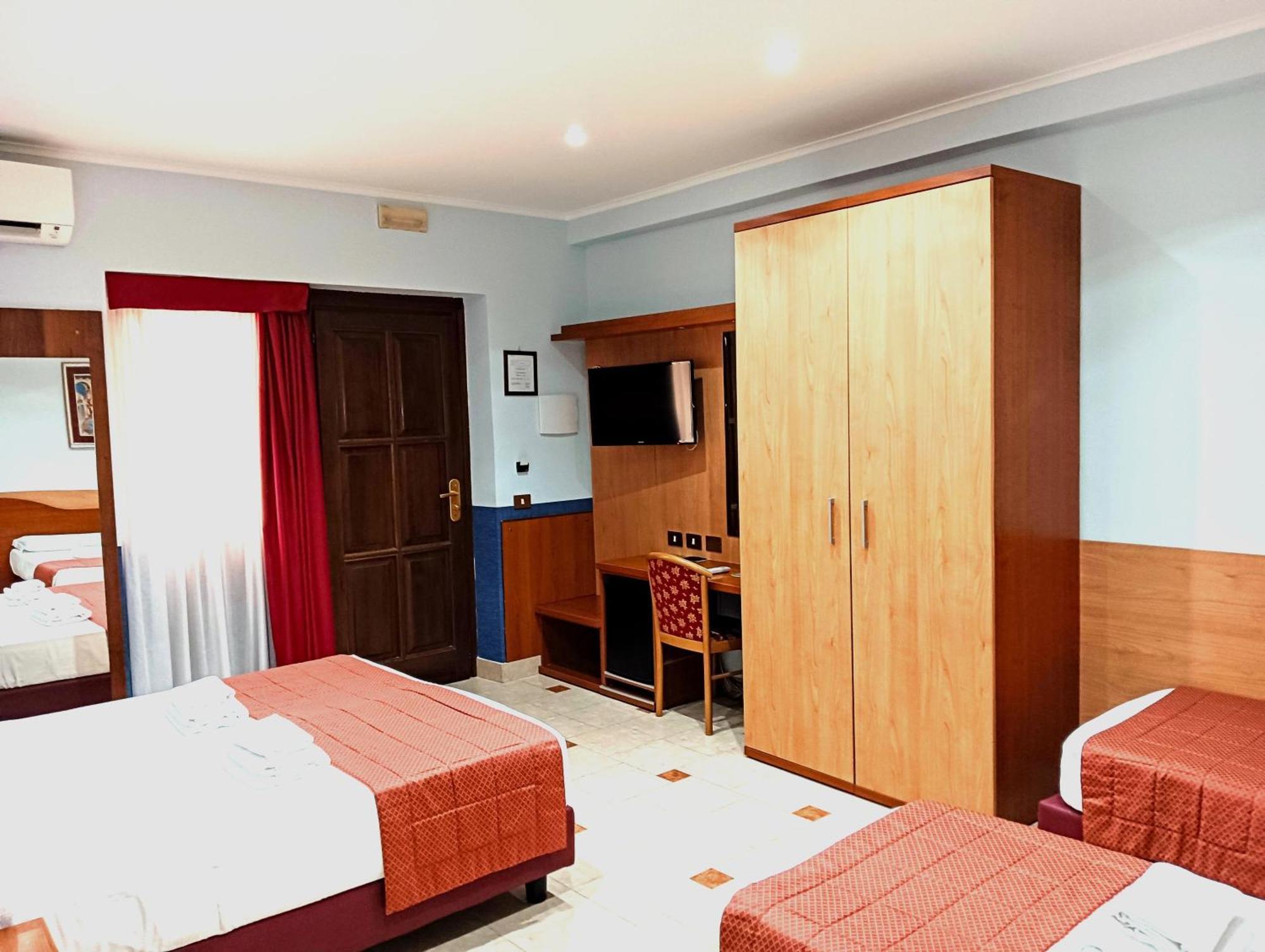 Riviera Hotel 3*